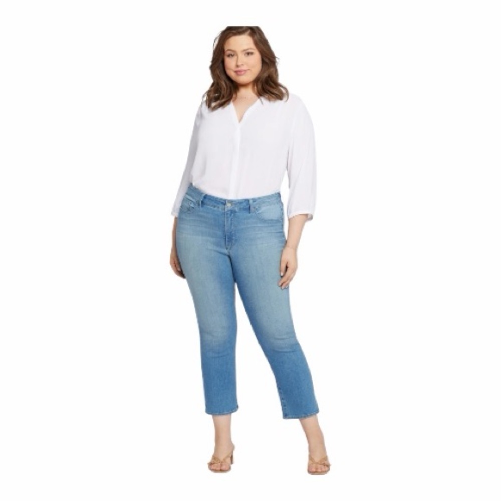 NYDJ "Marilyn Straight" Cropped Capri Jeans -- Size 14W -- Light Wash - EUC!